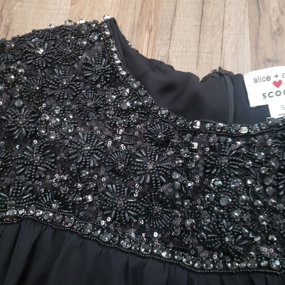 Alice + olivia black heavy beaded sequin baby doll dress. Size small - Picture 2 of 7